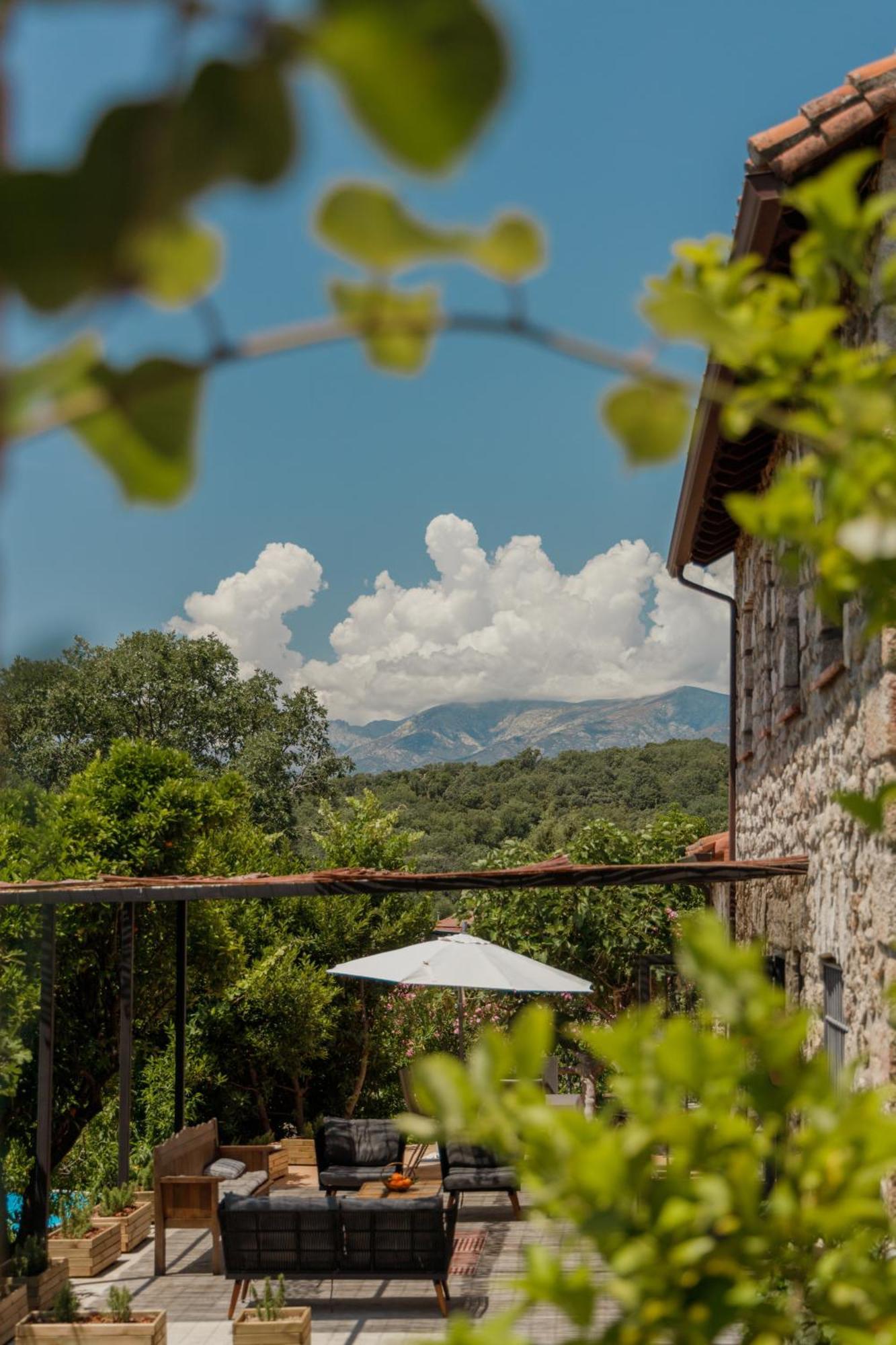 Casa Rural En Candeleda Con Piscina Y Un Maravilloso Jardin Eksteriør bilde