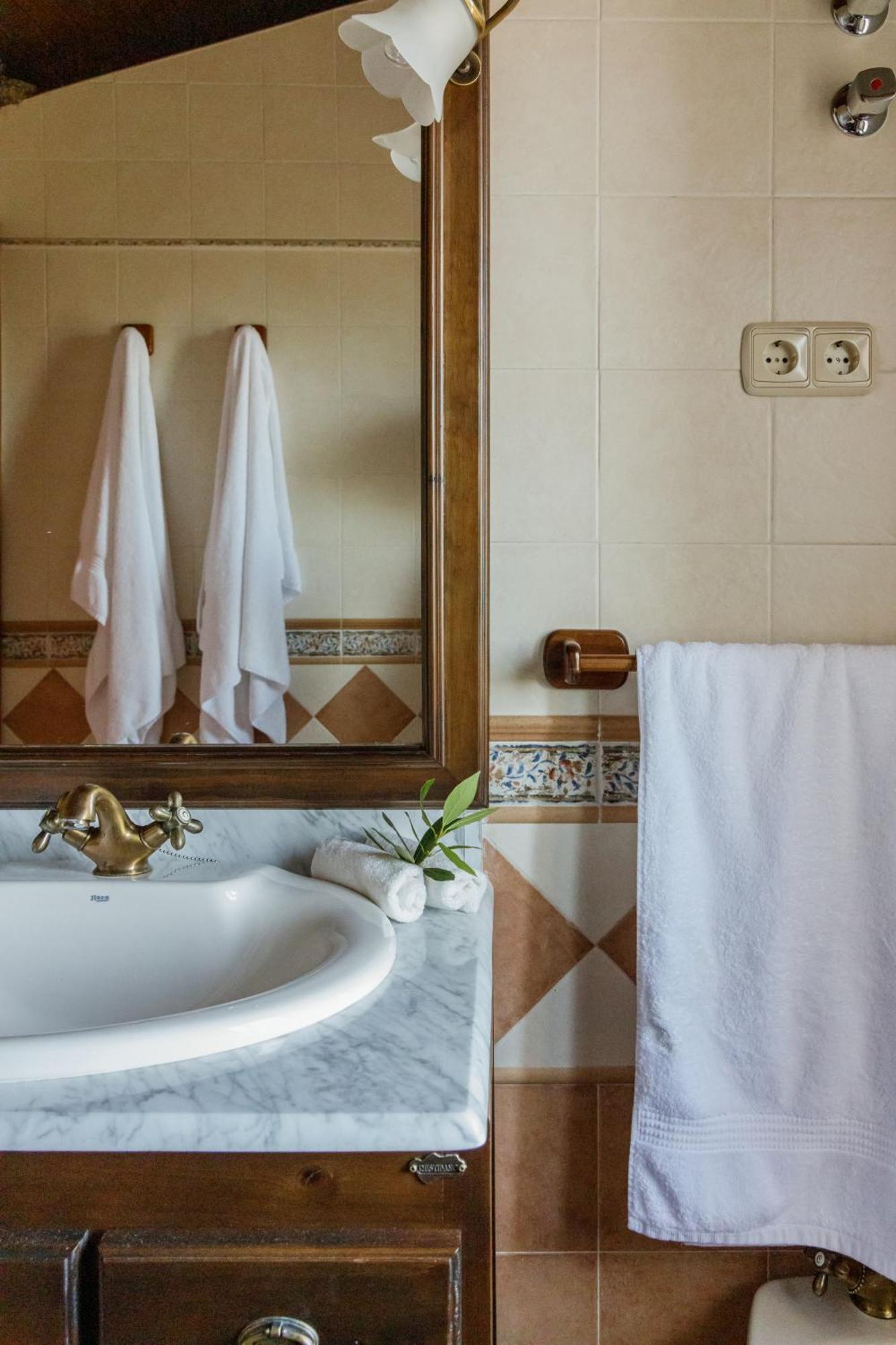 Casa Rural En Candeleda Con Piscina Y Un Maravilloso Jardin Eksteriør bilde